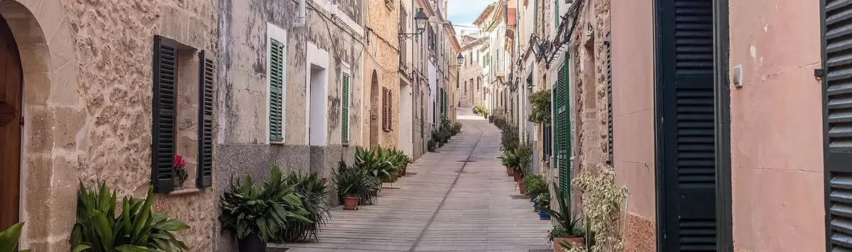 Altstadtgasse in Alcudia.webp