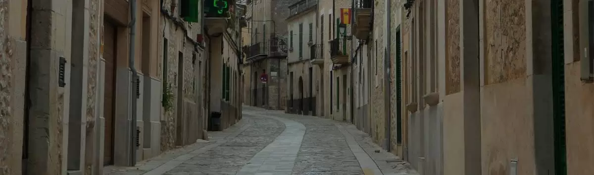 Dorfgasse auf Mallorca.webp