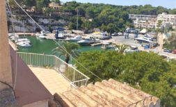 Altbau-Wohnung direkt am Hafen von Porto Cristo