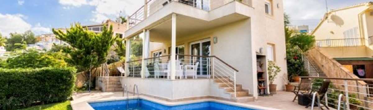 Bild zum Objekt: 208m² Haus mit 4 SZ, 3 Bädern, Pool & V.-Lizenz zum Verkauf