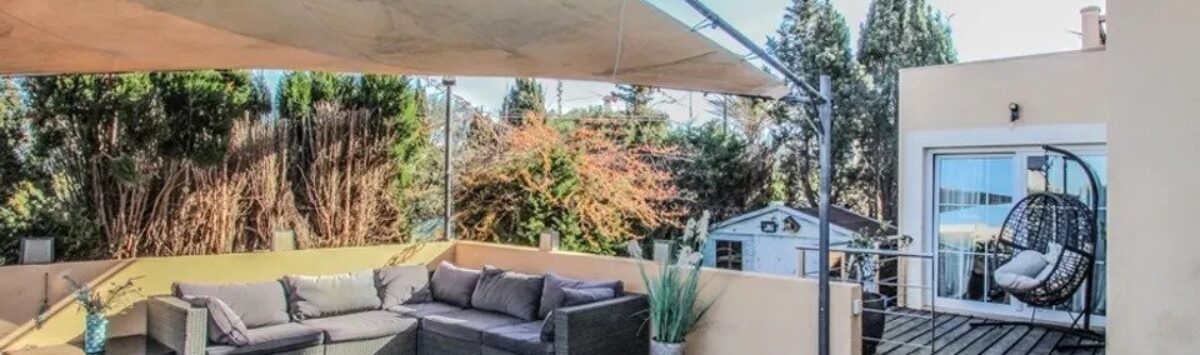 View of the property: 180m² DHH with 4 bedrooms, 2 bathrooms, parquet floors & pool for sale