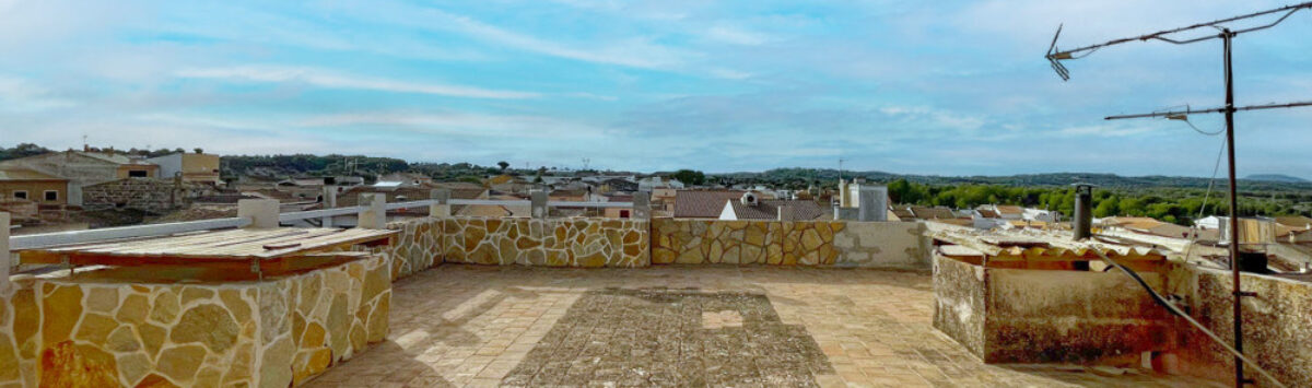 Image of the property: 142m² maisonette with 4 bedrooms, bathroom and 2 roof terraces for sale