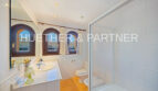 Badezimmer mit Badewanne