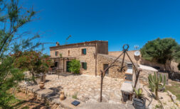 AuthentischePool Finca auf Mallorca – ländliche Traumlage mit Pool, Tennisplatz, Boule und Vermietungslizenz