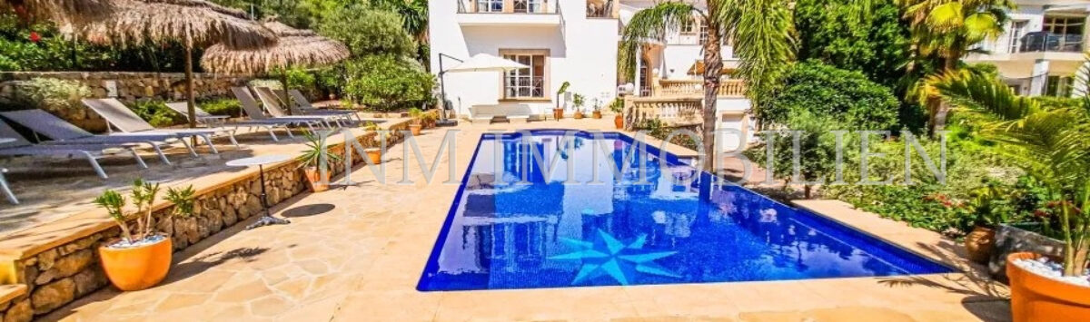 Bild zum Objekt: Villa mit 7 Zimmern, 6 Bädern, Pool & Ferienlizenz zum Verkauf