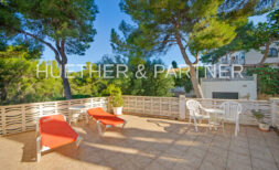 Detached house with private garden in small bungalow development