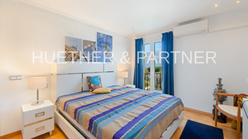 Schlafzimmer 1