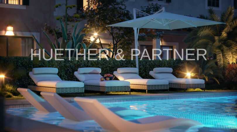 Pool am Abend