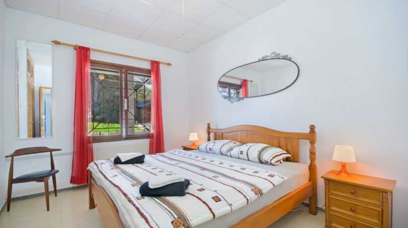 Schlafzimmer 1