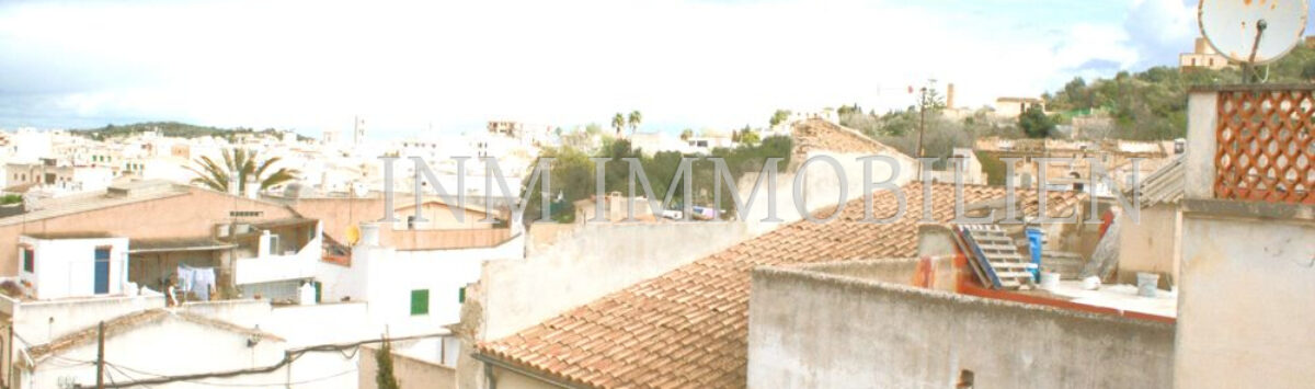 Vista de la propiedad: Casa de pueblo de 128m² con 5 habitaciones, baño y azotea en venta