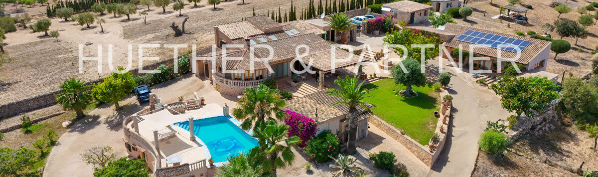 Bild zum Objekt: Natursteinfinca mit Haupthaus, Gästehaus und Pool zum Verkauf