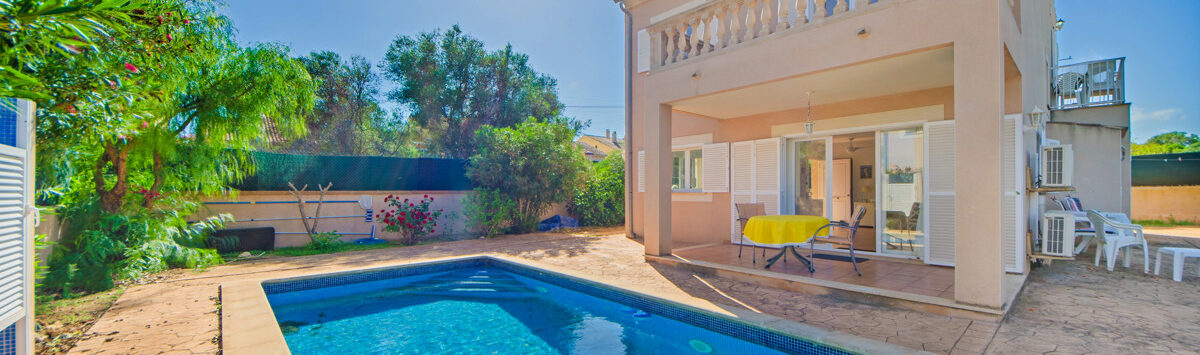 Vista de la propiedad: 124m² EFH con 3 dormitorios, 2 baños y piscina con ducha al aire libre para la venta