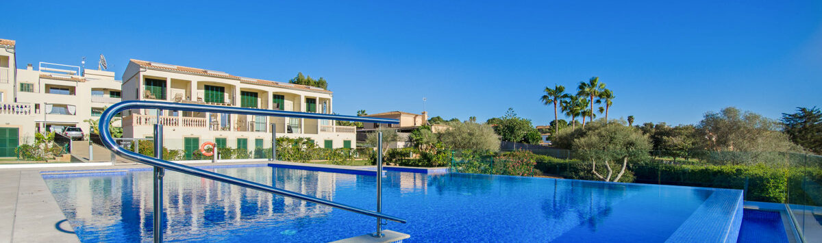 View of the property: Furnished 64m² apartment with 1 bedroom, bathroom and swimming pool for sale