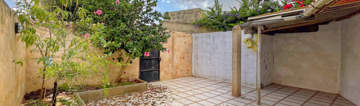 Vista de la propiedad: 229m² adosado en venta: 5 dormitorios, 2 baños, jardín, azotea