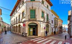 Historisches Stadthaus im Zentrum: 3 Etagen, 640m², Gewerbe & Wohnungen, Ideal als Boutiquehotel