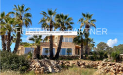 Natural stone finca with guest apartment and spectacular panoramic and sea views in a privileged location