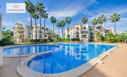 Luxus Wohnung in Anlage mit Gemeinschaftspool neben Golfclub