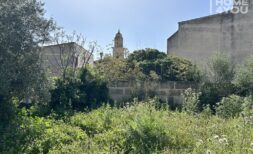 305m² solar edificable en Ses Salines, 35m² garaje existente, zona tranquila, 2 plantas edificables