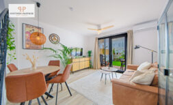 Modernes Reihenhaus mit Gemeinschaftspool und privatem Garten mit Essplatz Dachterrasse in Capdepera