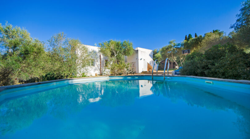 Gebäude vom Aufstellpool aus