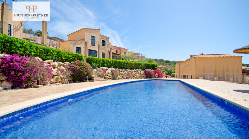 Community pool