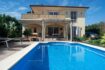 353m² Villa mit 8 Zimmern, 4 Bädern, Pool & Sauna zum Verkauf