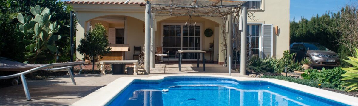Bild zum Objekt: 353m² Villa mit 8 Zimmern, 4 Bädern, Pool & Sauna zum Verkauf