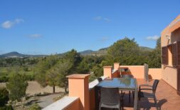 Privileged living directly on the golf course with sea views