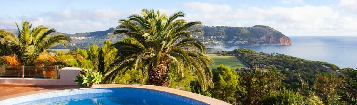Bild zum Objekt: 2-geschossige Villa mit 4 SZ, 3 Bädern und Pool zum Verkauf