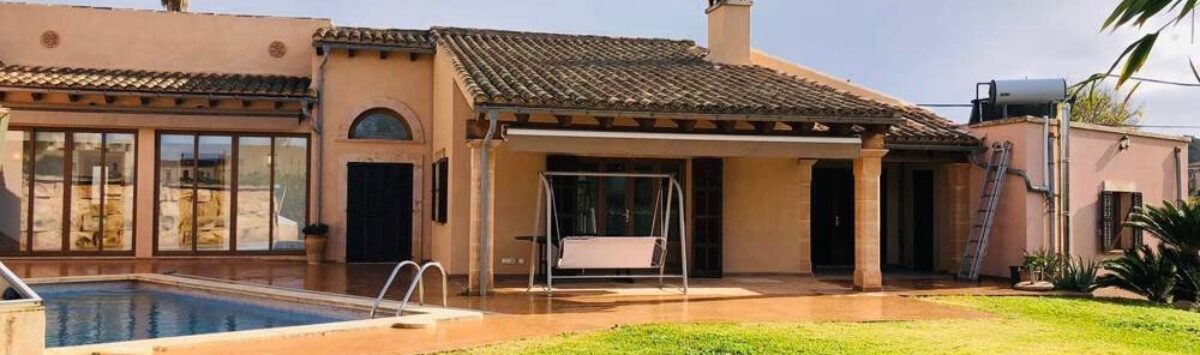 Bild zum Objekt: Stadthaus mit 4 SZ, Terrasse, Garage und Pool zum Verkauf
