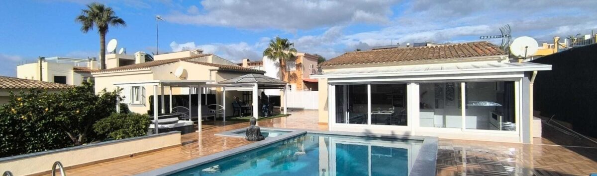 Bild zum Objekt: 157m² Villa mit 6 Zimmern, Gästehaus und Pool zum Verkauf