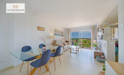 Chic penthouse apartment with communal pool, underground parking space and storage room in Campos