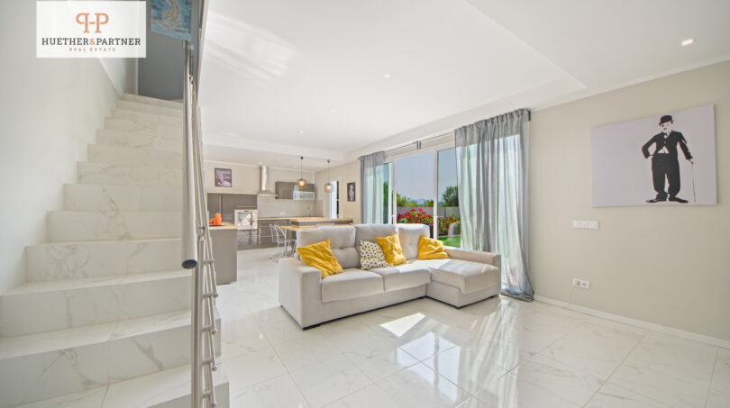 Living-dining area