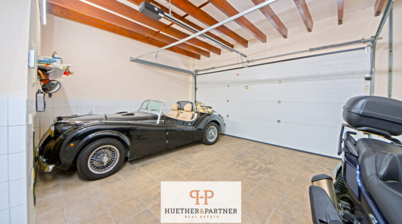 Garage mit Zugang Haus