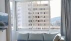 Couch mit TV und Meerblick 