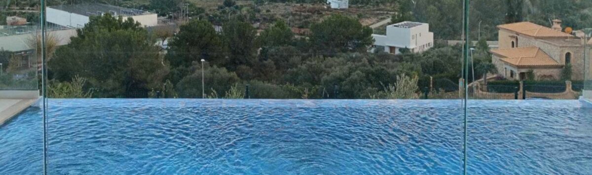 Bild zum Objekt: 256m² Chalet mit 4 SZ, 4 Bädern, Pool & Meerblick zu kaufen