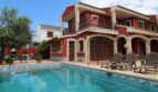Terrasse mit Pool