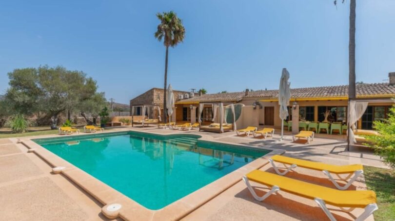 Pool area