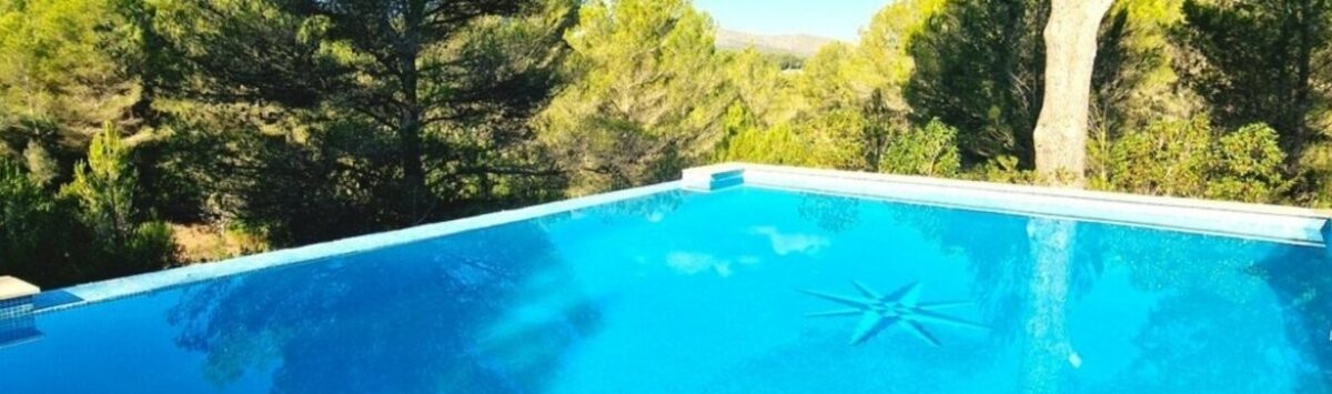 Bild zum Objekt: Natursteinfinca zum Verkauf: 5 SZ, 2 Gäste-Appartements, Pool, Lizenz