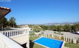 Absolute Luxus Villa mit Pool und Meerblick