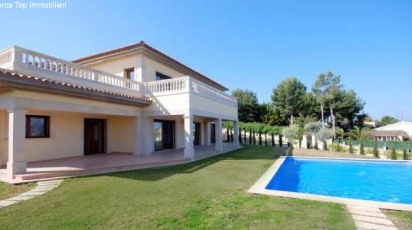 Blick zum Pool