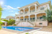 500m² Luxus Villa mit 10 Zimmern, Meerblick & Pool zu kaufen