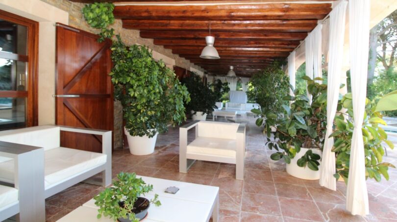 Überdachte Terrasse