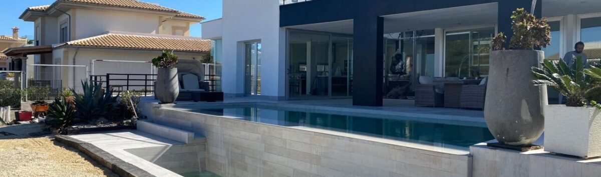 Bild zum Objekt: Renovierte 260m² Villa mit 4 SZ, 3 Bädern und Pool zu kaufen