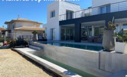 Villa renovada y elegante con piscina y licencia de alquiler