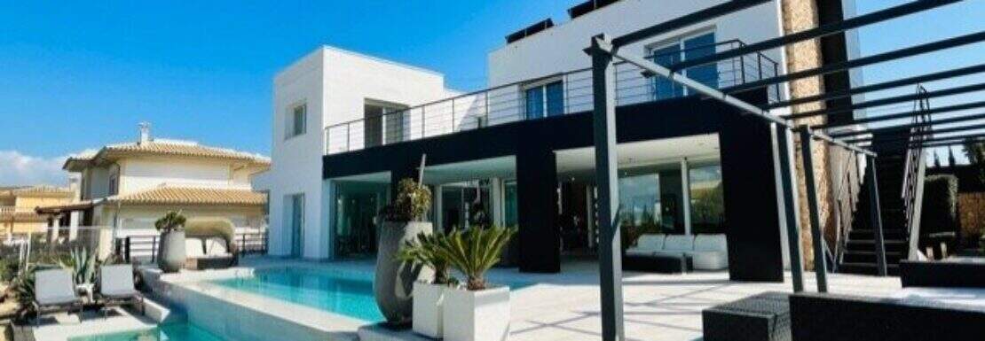 Villa with rental license