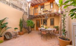Propiedad para enamorados. Casa de pueblo reformada con bodega