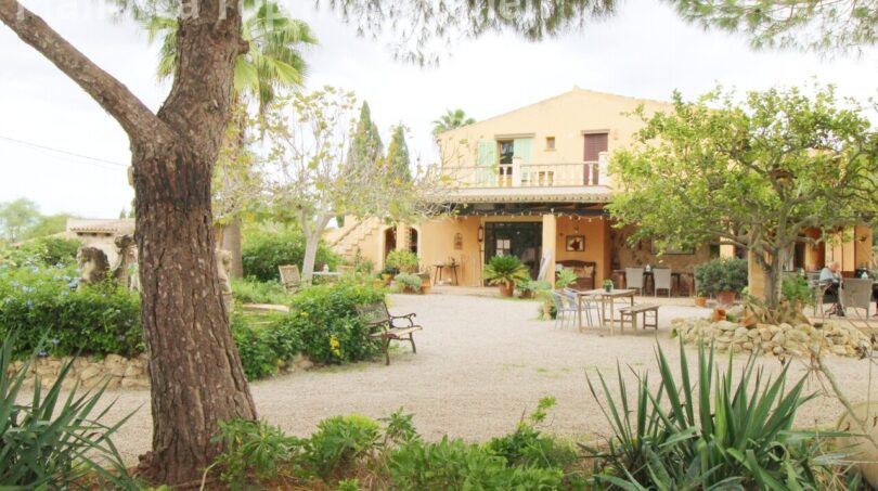 Finca mit Gästehaus ()