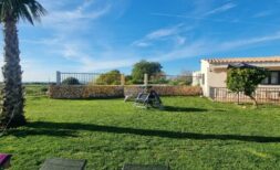 Finca auf einer Etage mit Gästeapartment und Poolanlage