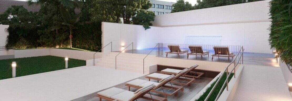 Pool with relaxation area